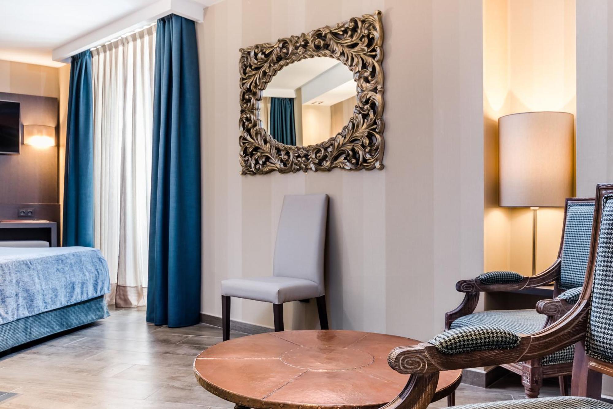 Reina Cristina Hotel