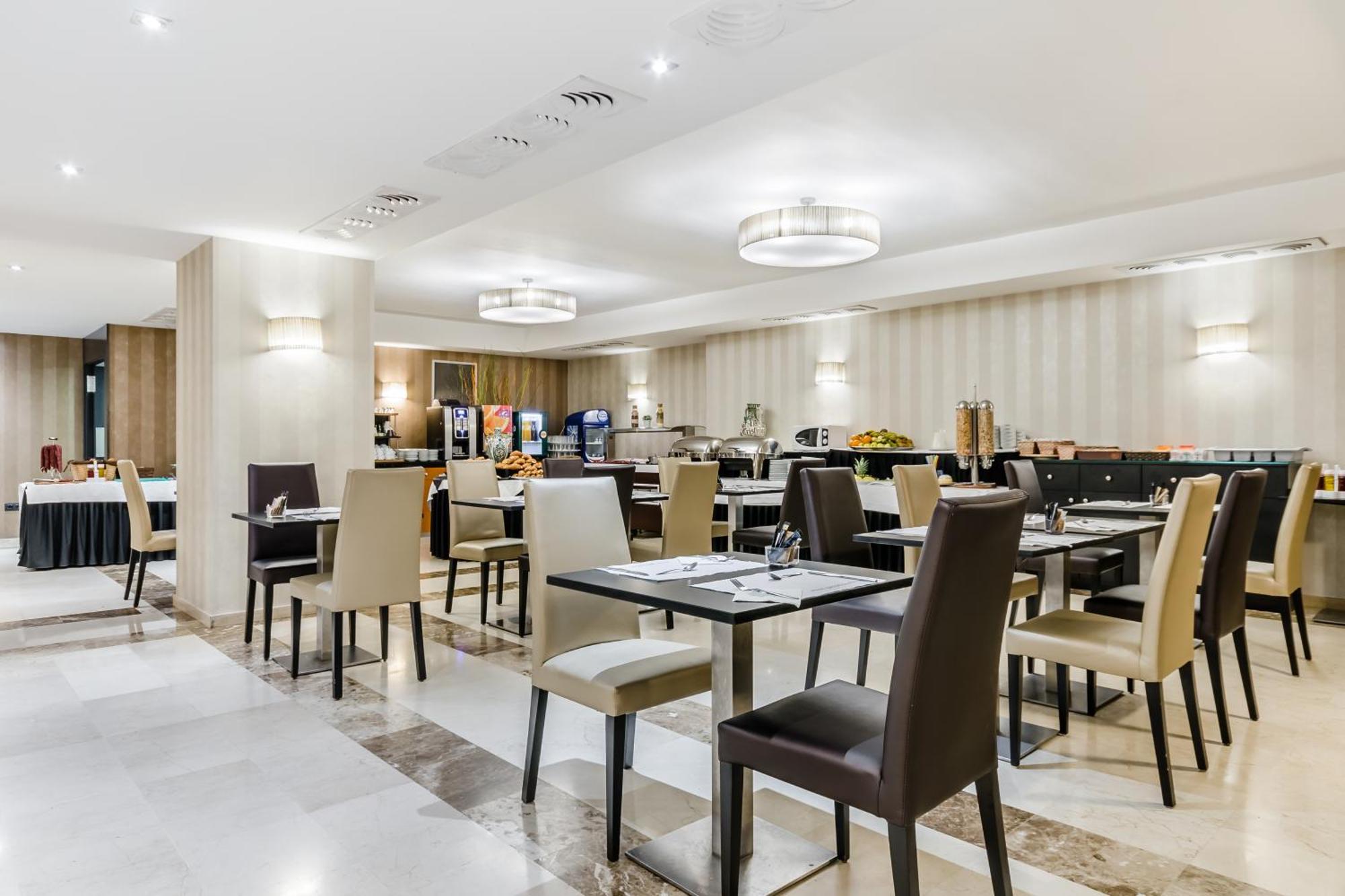 Hotel Reina Cristina 4*