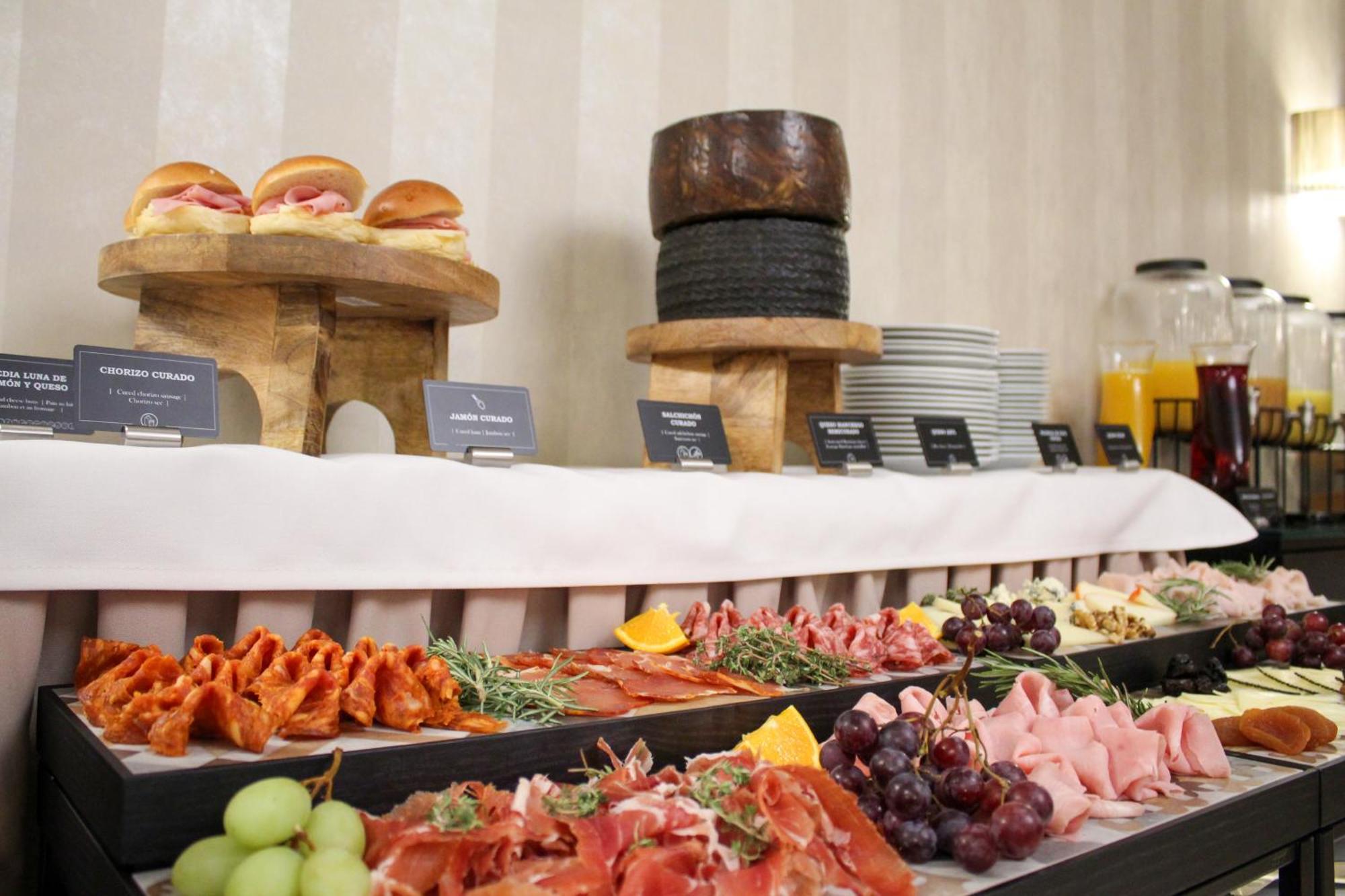Reina Cristina Hotel 4*