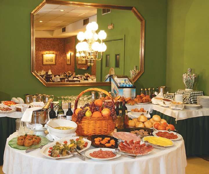 Reina Cristina Hotel 4*
